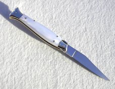 VINTAGE BELTRAME ACRYLIC PEARL 20CM FISH STYLE ( PICKLOCK ) NICKEL SILVER BOLSTERS ITALIAN STILETTO