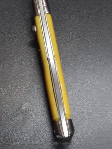 Vintage Shur Snap Fishtail switchblade. Vintage Shur Snap Fishtail switchblade.