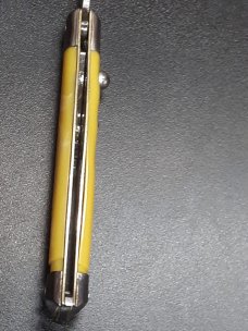 Vintage Shur Snap Fishtail switchblade. Vintage Shur Snap Fishtail switchblade.