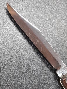 Vintage Shur Snap Fishtail switchblade. Vintage Shur Snap Fishtail switchblade.