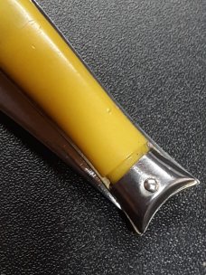 Vintage Shur Snap Fishtail switchblade. Vintage Shur Snap Fishtail switchblade.
