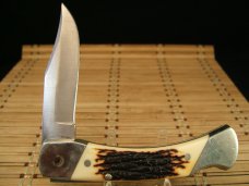 SCHRADE UNCLE HENRY USA LB8 PAPA BEAR FOLDING LOCKBACK POCKET KNIFE IN UNUSED CONDITION BUT HANDLING SCHRADE UNCLE HENRY USA LB8 PAPA BEAR FOLDING LOCKBACK POCKET KNIFE IN UNUSED CONDITION BUT HANDLING