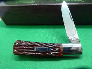 Beautiful Jigged bone Cattaraugus Barlow with the bullet shield, like new