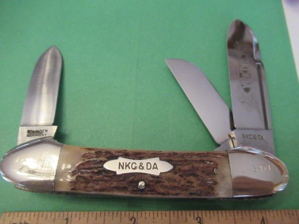 Kissing Crane 1977  Stag Gunboat Whittler Made for the NKC & DA