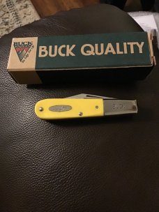 VINTAGE NEW RARE BUCK USA BARLOW YELLOW HANDLE WITH TWO BLADES BRAND NEW IN THE BOX VINTAGE NEW RARE BUCK USA BARLOW YELLOW HANDLE WITH TWO BLADES BRAND NEW IN THE BOX