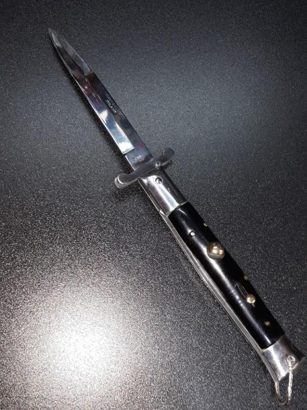 8 3/4" vintage rizzuto estilleto milano. 8 3/4" vintage rizzuto estilleto milano.