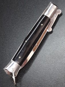 8 3/4" vintage rizzuto estilleto milano. 8 3/4" vintage rizzuto estilleto milano.
