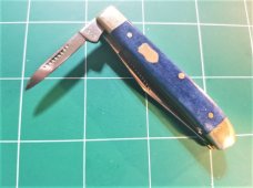 Bulldog Brand Knife Blue Giraffe Bone "1 of 10" PROTOTYPE Baby Mini Trapper Bulldog Brand Knife Blue Giraffe Bone "1 of 10" PROTOTYPE Baby Mini Trapper