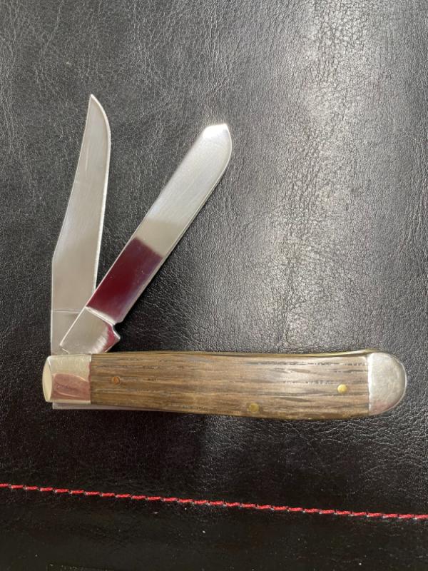 Case 7207 SS Beauty !! "Antique River logs" handles. New in box and never carried. Hard to find. Case 7207 SS Beauty !! "Antique River logs" handles. New in box and never carried. Hard to find.