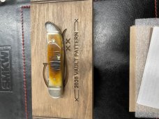 Case XX 2020 Sawcut Antique Bone Pocket Hunter Vault Release - Only 400 Made ! Serial Number 60. Case XX 2020 Sawcut Antique Bone Pocket Hunter Vault Release - Only 400 Made ! Serial Number 60.