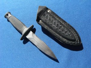 Vintage Boot Knife / dagger, With Sheath.   Frost Cutlery.  Made in Japan!!!