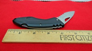 BUCK 433 USA LIGHT WEIGHT APPROX. 4" HALF SERRATED BLACK LOCKBACK UNUSED