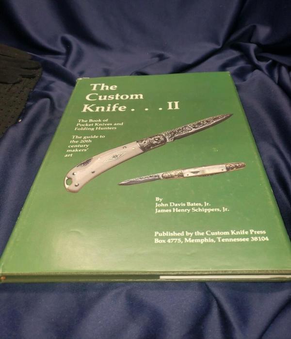 CUSTOM KNIFE BOOK 