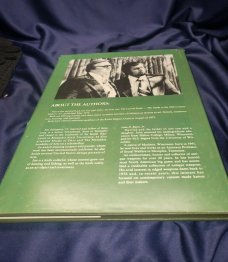 CUSTOM KNIFE BOOK 