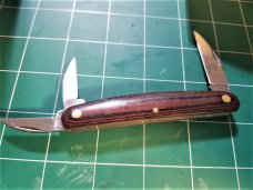 GEC #62 Pocket Carver Farm & Field Red & Black Linen Micarta 620320 GEC #62 Pocket Carver Farm & Field Red & Black Linen Micarta 620320