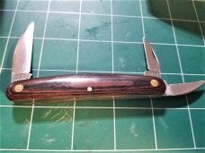 GEC #62 Pocket Carver Farm & Field Red & Black Linen Micarta 620320 GEC #62 Pocket Carver Farm & Field Red & Black Linen Micarta 620320