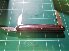 GEC #62 Pocket Carver Farm & Field Red & Black Linen Micarta 620320 GEC #62 Pocket Carver Farm & Field Red & Black Linen Micarta 620320