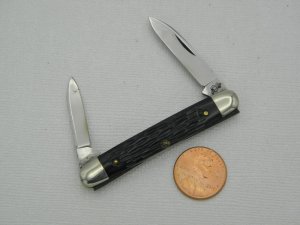 Queen Cutlery #5 Senator Pen, 2 ½” closed, 1947, rough black handles, carbon steel blades,