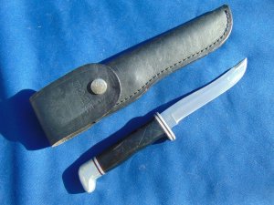 Vintage Buck USA 105 Fixed Blade Knife  W/ Original Buck Sheath.  Tang Stamp 1972-86.  Very Sharp!!!