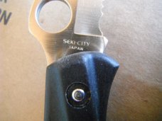 Vintage Discontinued Spyderco knives Rescue Knife.  SPYDERCO Seki  JAPAN,  FULL SERRATED EDGE
