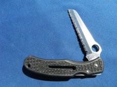 Vintage Discontinued Spyderco knives Rescue Knife.  SPYDERCO Seki  JAPAN,  FULL SERRATED EDGE