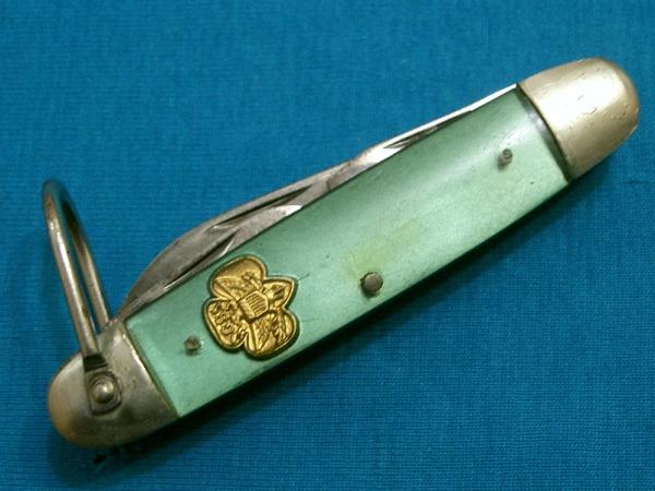 VINTAGE GIRL SCOUTS KUTMASTER UTICA NY USA GS SHIELD CAMP SURVIVAL FOLDING POCKET KNIFE KNIVES OLD