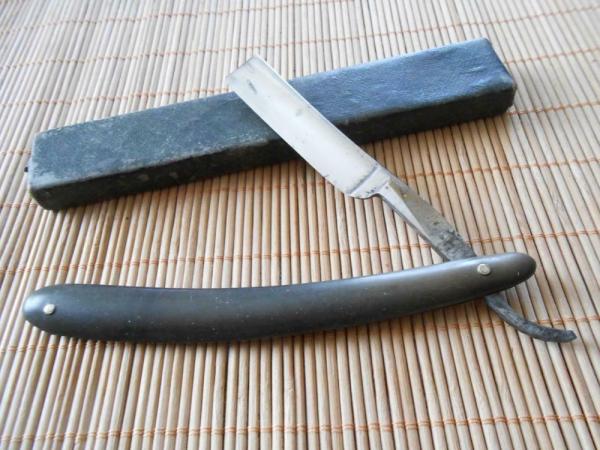 Straight Razor-Holley Lakeville Conn