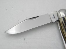 Queen Cutlery #10 Heavy Jack: 3 5/8” closed, 1958-1960, genuine Winterbotton bone Queen Cutlery #10 Heavy Jack: 3 5/8” closed, 1958-1960, genuine Winterbotton bone