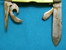 VINTAGE GIRL SCOUTS KUTMASTER UTICA NY USA GS SHIELD CAMP SURVIVAL FOLDING POCKET KNIFE KNIVES OLD