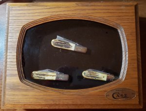 Case XX Barlow 3 Knife Set includes Oak Display Case