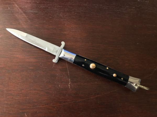 Rizzuto Estileto Milano, Marked Stainless Steel, Sharpened and Tiny Amount Of Peak Rizzuto Estileto Milano, Marked Stainless Steel, Sharpened and Tiny Amount Of Peak