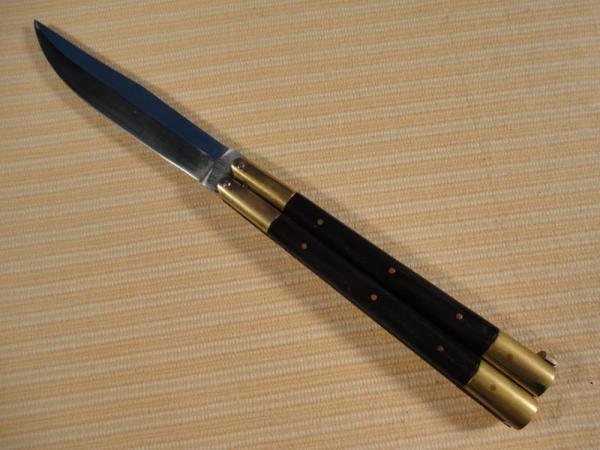 HORN AND BRASS BUTTERFLY KNIFE HORN AND BRASS BUTTERFLY KNIFE