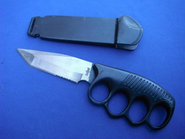 DISCONTINUED UNITED CUTLERY "Trench Knife" knuckle guard design fixed blade knife