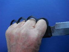 DISCONTINUED UNITED CUTLERY "Trench Knife" knuckle guard design fixed blade knife
