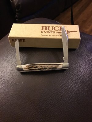 VINTAGE BUCK USA 305 STAG HANDLE POCKET KNIFE WITH TWO BLADES OVER 40 YEARS OLD NIB