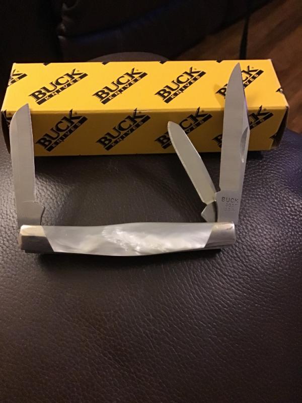 BUCK USA B303-PP-0 IMITATION MOTHER OF PEARL HANDLE STOCKMAN WITH THREE BLADE STOCKMAN NEW IN BOX BUCK USA B303-PP-0 IMITATION MOTHER OF PEARL HANDLE STOCKMAN WITH THREE BLADE STOCKMAN NEW IN BOX