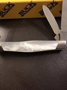 BUCK USA B303-PP-0 IMITATION MOTHER OF PEARL HANDLE STOCKMAN WITH THREE BLADE STOCKMAN NEW IN BOX BUCK USA B303-PP-0 IMITATION MOTHER OF PEARL HANDLE STOCKMAN WITH THREE BLADE STOCKMAN NEW IN BOX