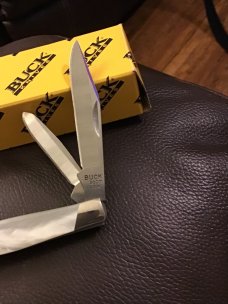BUCK USA B303-PP-0 IMITATION MOTHER OF PEARL HANDLE STOCKMAN WITH THREE BLADE STOCKMAN NEW IN BOX BUCK USA B303-PP-0 IMITATION MOTHER OF PEARL HANDLE STOCKMAN WITH THREE BLADE STOCKMAN NEW IN BOX
