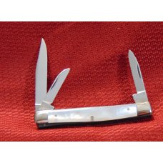 VINTAGE OLD MINT CONDITION QUEEN STOCKMAN POCKET KNIFE GENUINE PEARL # 54 c1945/1955 VINTAGE OLD MINT CONDITION QUEEN STOCKMAN POCKET KNIFE GENUINE PEARL # 54 c1945/1955