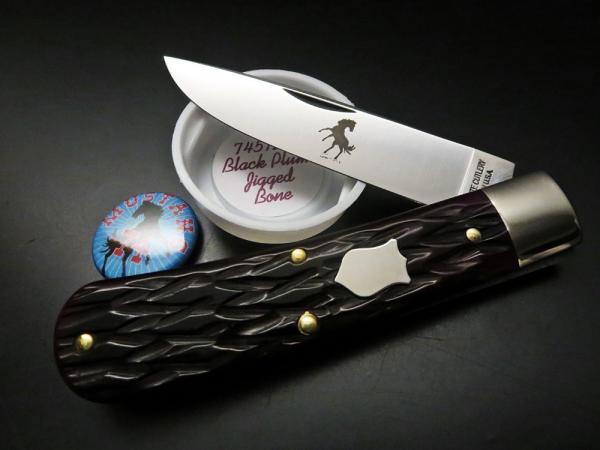 Great Eastern Cutlery #74 Mustang Black Plum Jigged Bone GEC 745120 Great Eastern Cutlery #74 Mustang Black Plum Jigged Bone GEC 745120