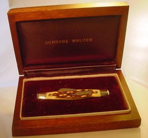 834 UH medium stockman in original mahogany Schrade Walden display case