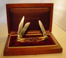 834 UH medium stockman in original mahogany Schrade Walden display case 834 UH medium stockman in original mahogany Schrade Walden display case