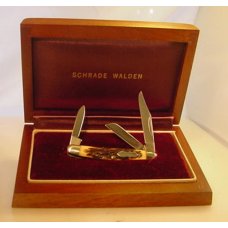 Schrade USA 807 UH baby stockman in original Schrade Walden mahogany display case Schrade USA 807 UH baby stockman in original Schrade Walden mahogany display case