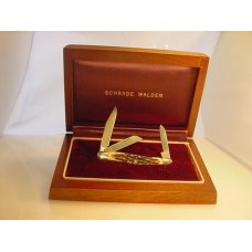Schrade USA 807 UH baby stockman in original Schrade Walden mahogany display case Schrade USA 807 UH baby stockman in original Schrade Walden mahogany display case