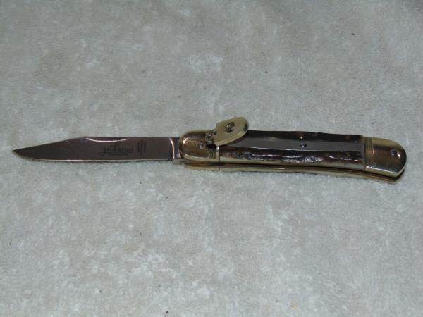 Vintage HUBERTUS SOLINGEN GERMANY SWITCHBLADE, MINT TO NEAR MINT CONDITION, LEVER ACTION Vintage HUBERTUS SOLINGEN GERMANY SWITCHBLADE, MINT TO NEAR MINT CONDITION, LEVER ACTION