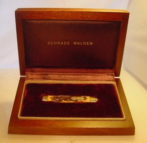 Schrade USA 705 UH gents knife with nail file in an original original Schrade Walden display case