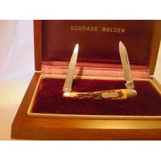 Schrade USA 705 UH gents knife with nail file in an original original Schrade Walden display case Schrade USA 705 UH gents knife with nail file in an original original Schrade Walden display case