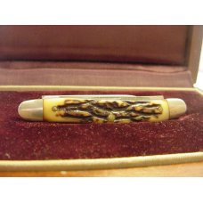 Schrade USA 705 UH gents knife with nail file in an original original Schrade Walden display case Schrade USA 705 UH gents knife with nail file in an original original Schrade Walden display case