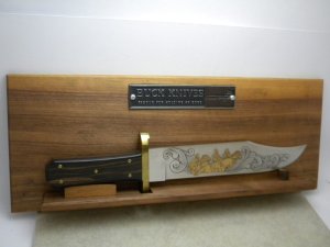 Buck Custom USA Stone Mountain 1 of 250 Bowie Knife w/Wood Display and COA