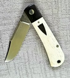K'roo Custom Lanny clip,4" giraffe bone and micarta spacer, shield filework ..lanyard tube...slip K'roo Custom Lanny clip,4" giraffe bone and micarta spacer, shield filework ..lanyard tube...slip